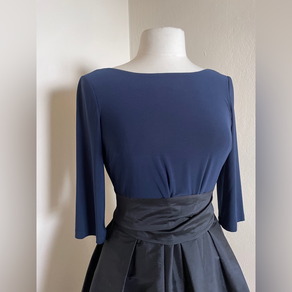 ADRIANNA PAPELL | Bateau Neck Two-Tone Short Dress, Size 6 - Picture 5 of 10